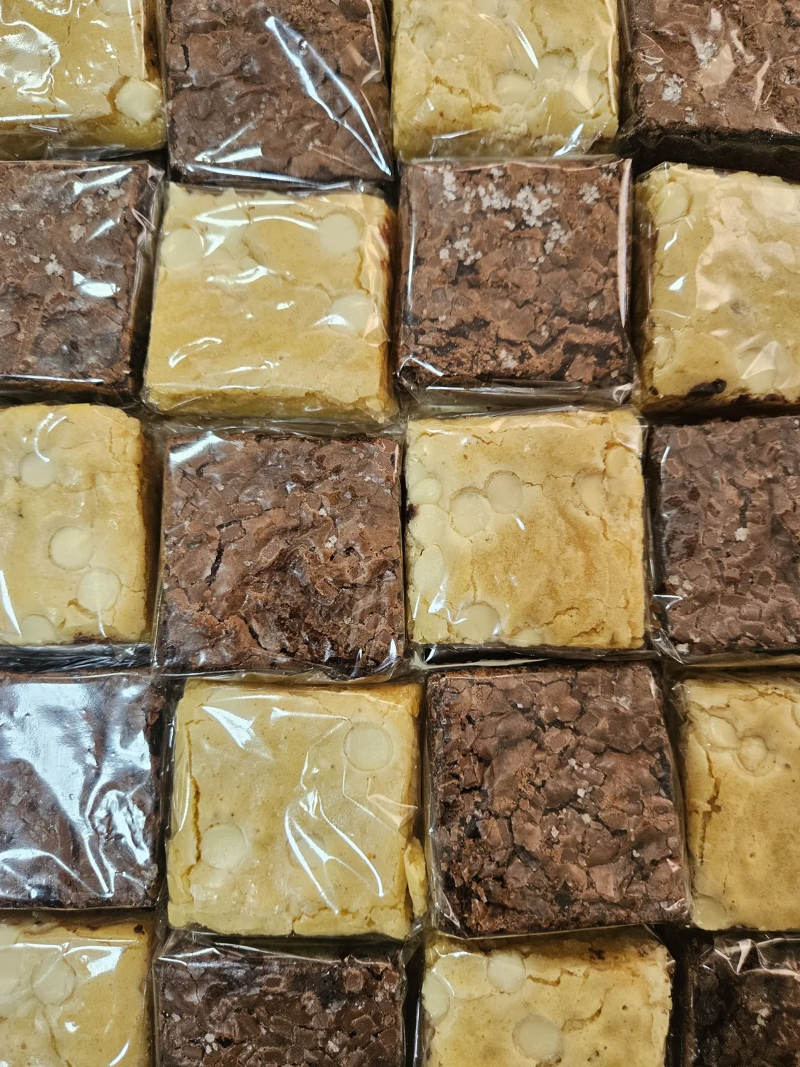 Brownies e blondies artesanais Delita embalados individualmente