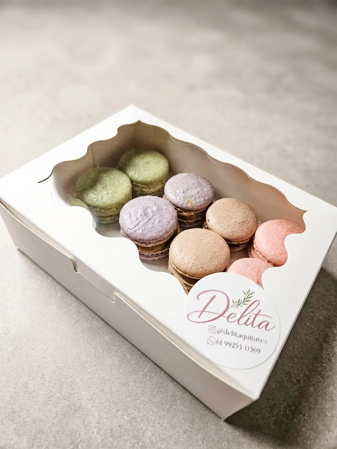 Caixa Delita com macarons artesanais em cores variadas